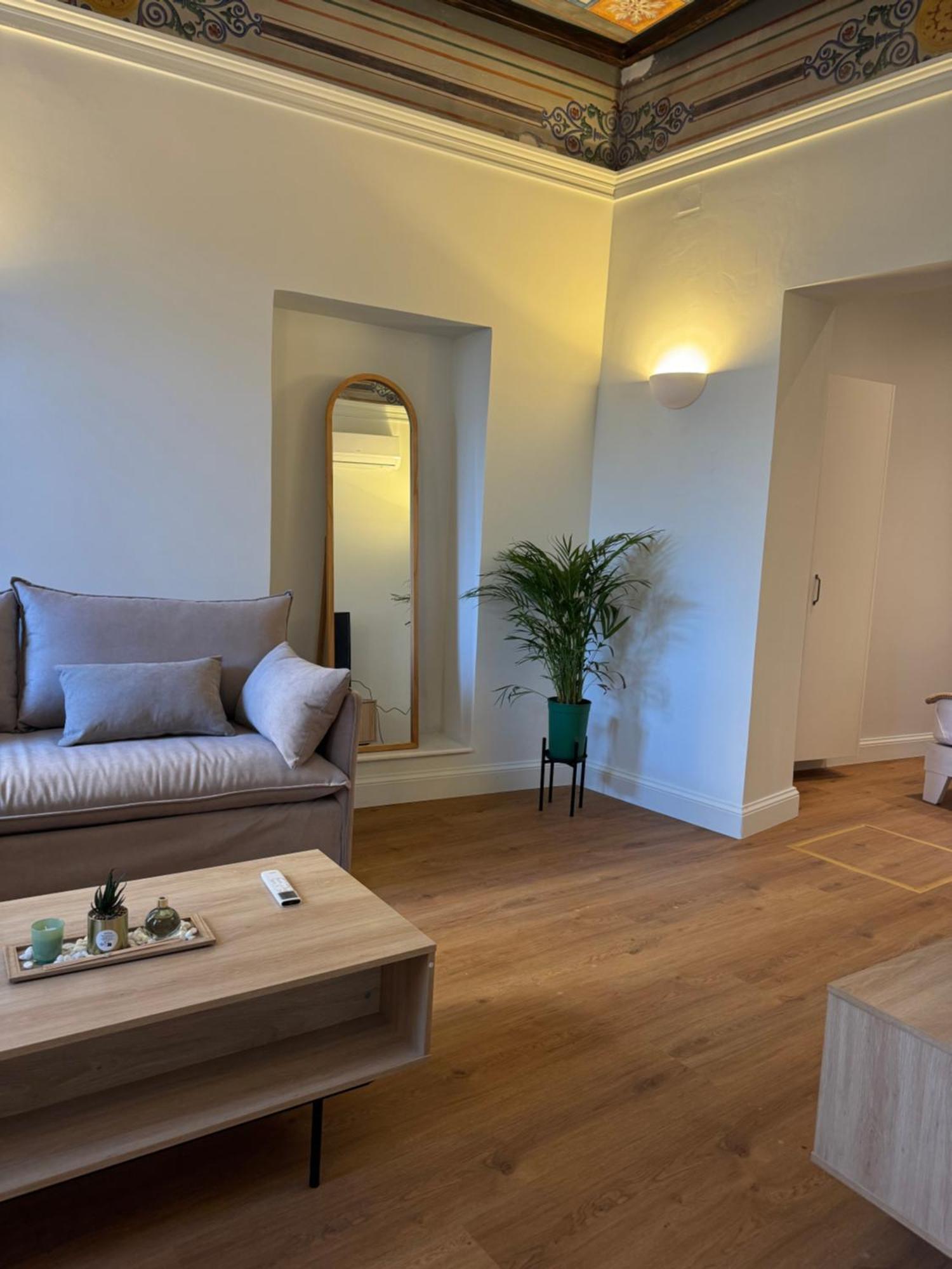 Aura Syros - Semeli Daire