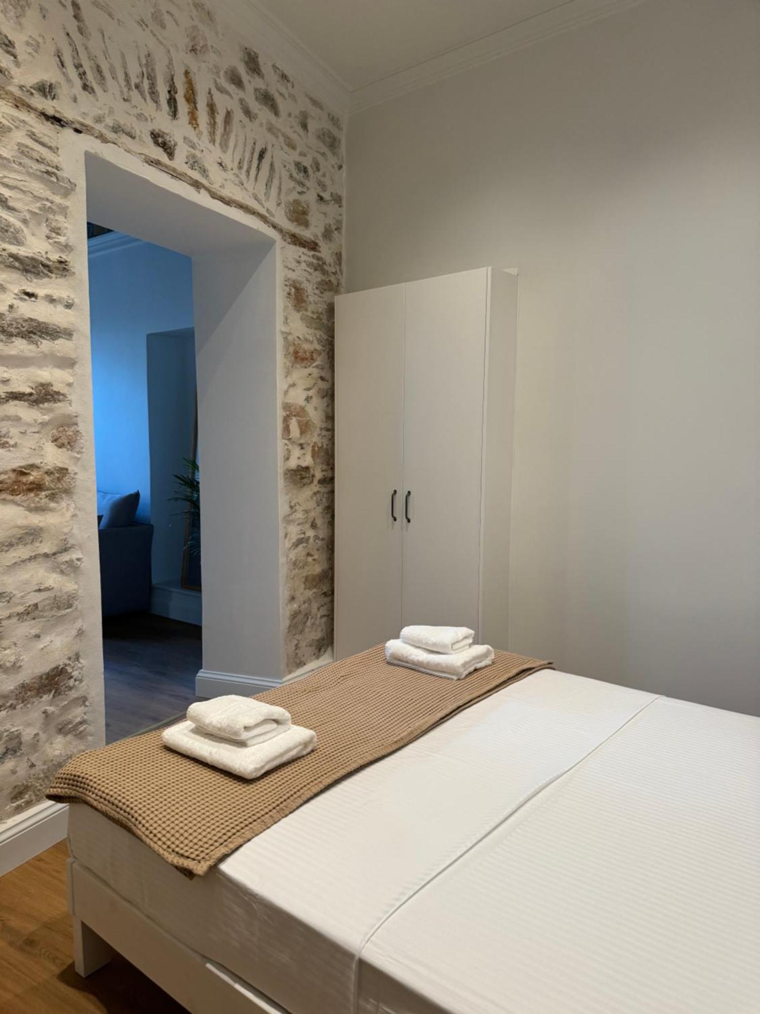 Aura Syros - Semeli * Ermoupoli