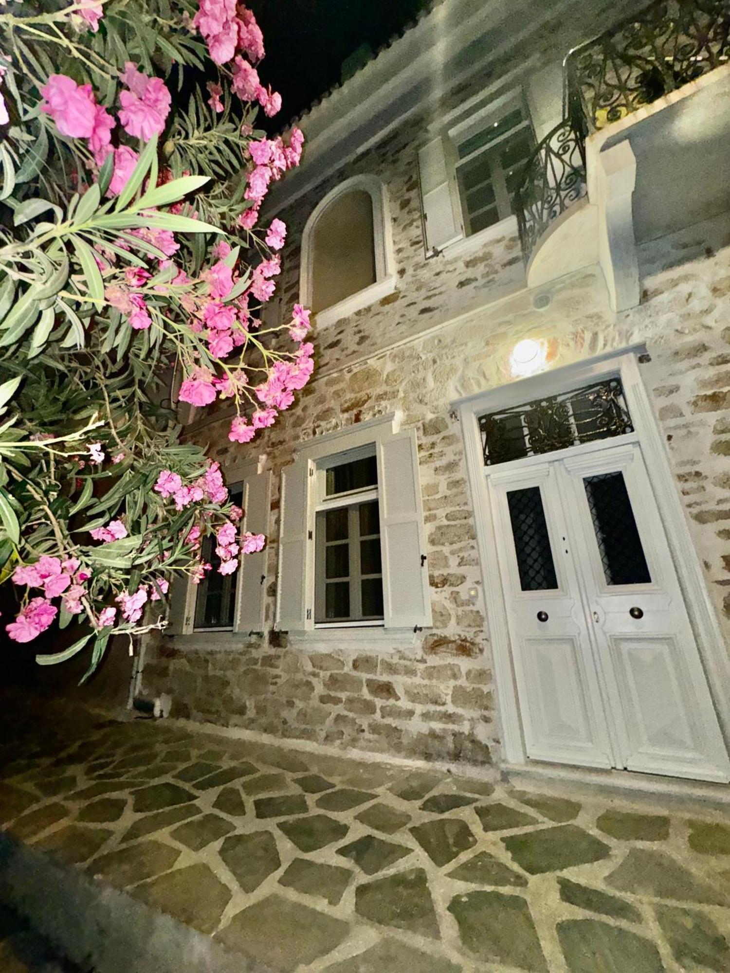 Aura Syros - Semeli Daire